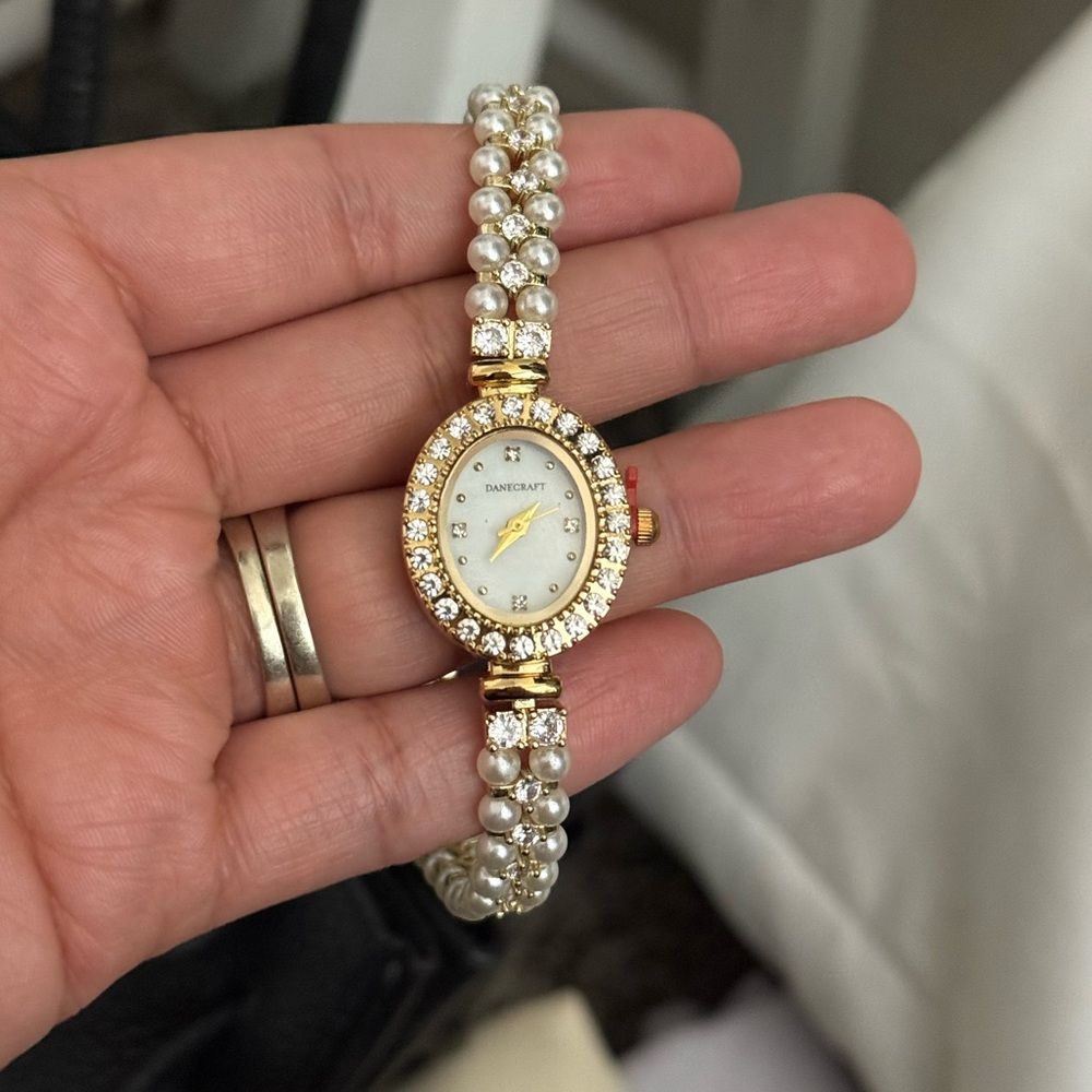 Mother-of-Pearl Quartz Bracelet Watch, 25mm
